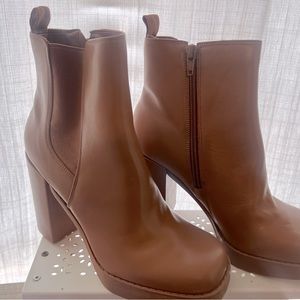 Gianni Bini AH-mazed Chelsea Platform Boots